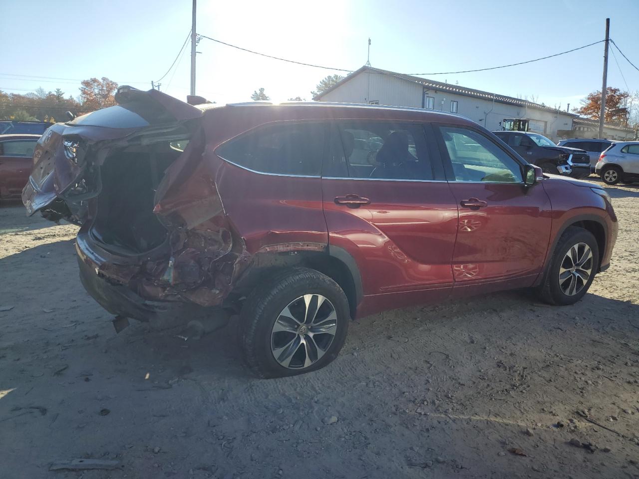 2021 Toyota Highlander VIN 5TDHZRBH8MS127520 Copart auction photo, rear end / minor dent/scratches damage thumbnail 3