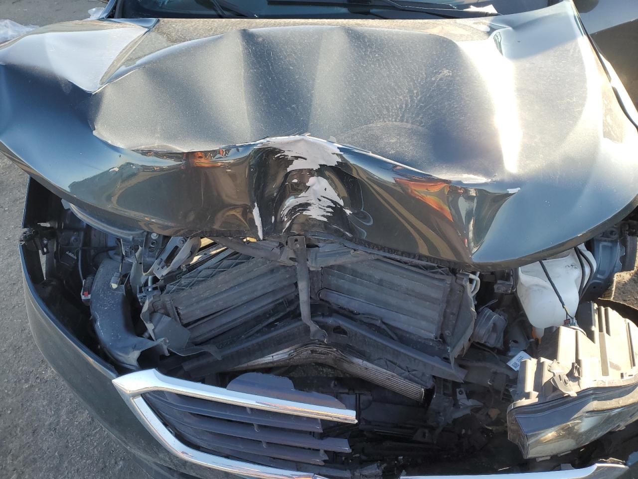 2020 Chevrolet Equinox VIN 3GNAXUEV1LS522622 Copart auction photo, front end / side damage thumbnail 13
