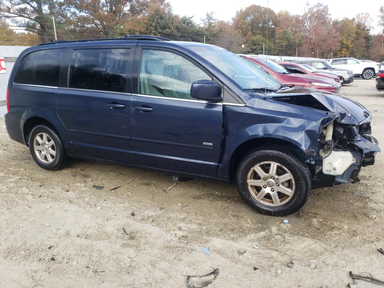 2008 Chrysler Town & Country VIN 2A8HR54P08R752272 Copart auction photo, front end / minor dent/scratches damage thumbnail 4