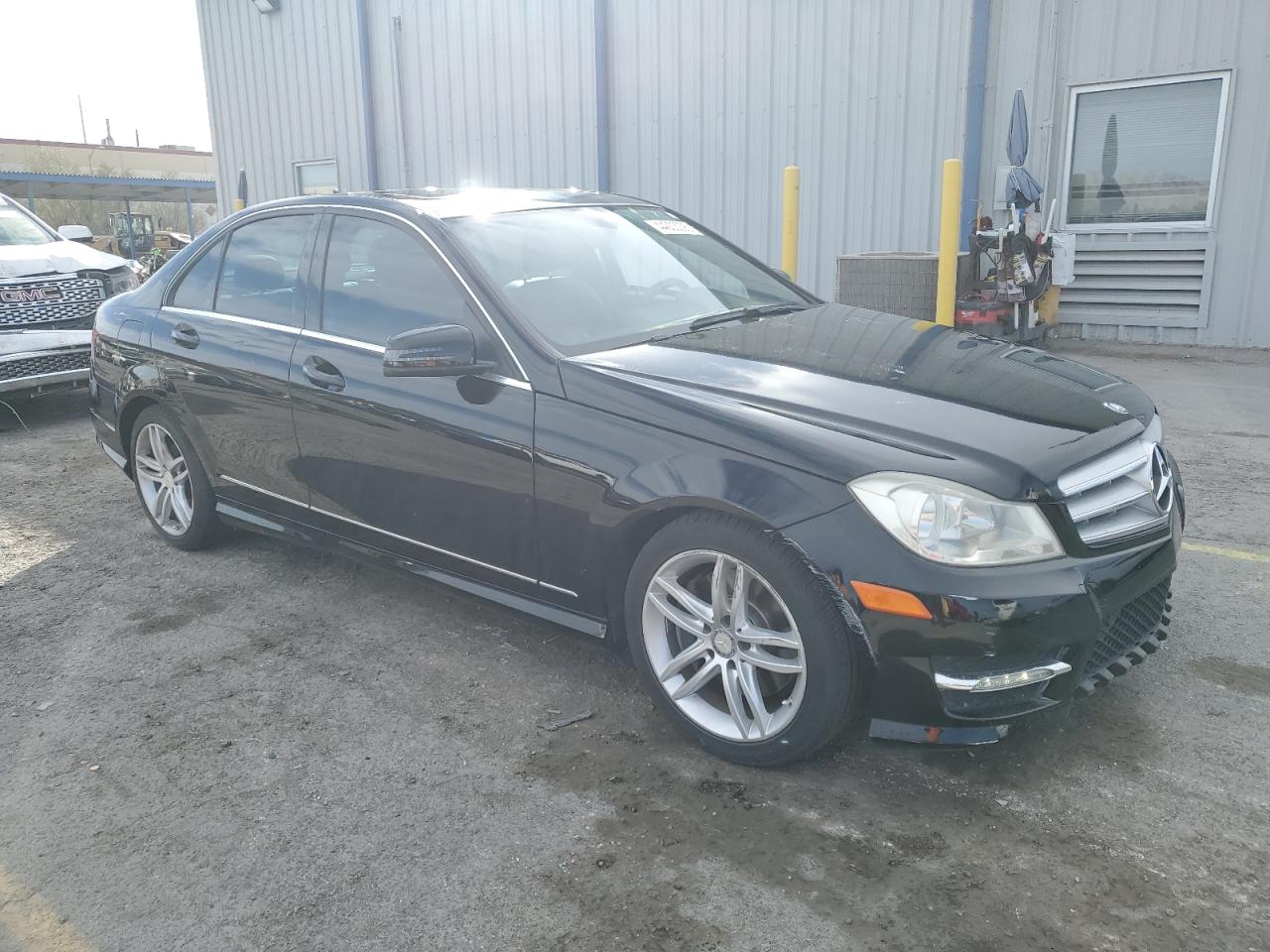 2013 Mercedes-Benz C-klasse VIN WDDGF8AB0DR296088 Copart auction photo, side damage thumbnail 4