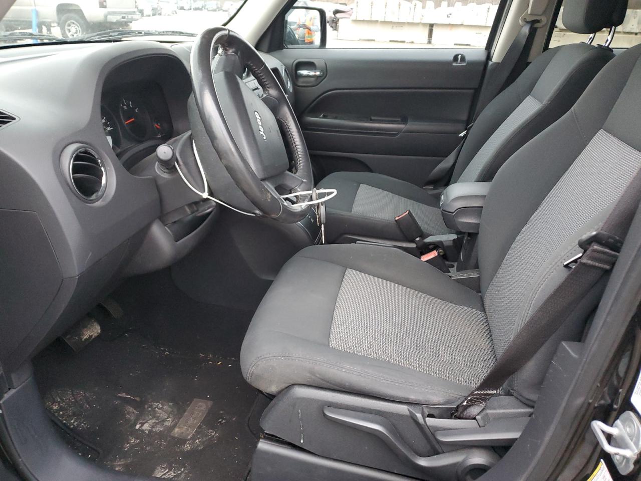 2010 Jeep Liberty (Patriot) VIN 1J4NT1GA8AD625784 Copart auction photo, minor dent/scratches damage thumbnail 7