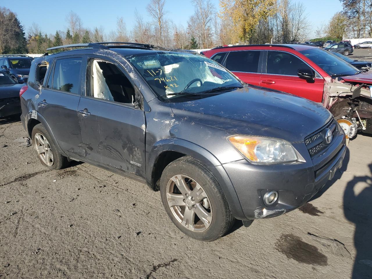 2010 Toyota RAV 4 VIN 2T3RF4DV1AW031192 Copart auction photo, rollover / side damage thumbnail 4