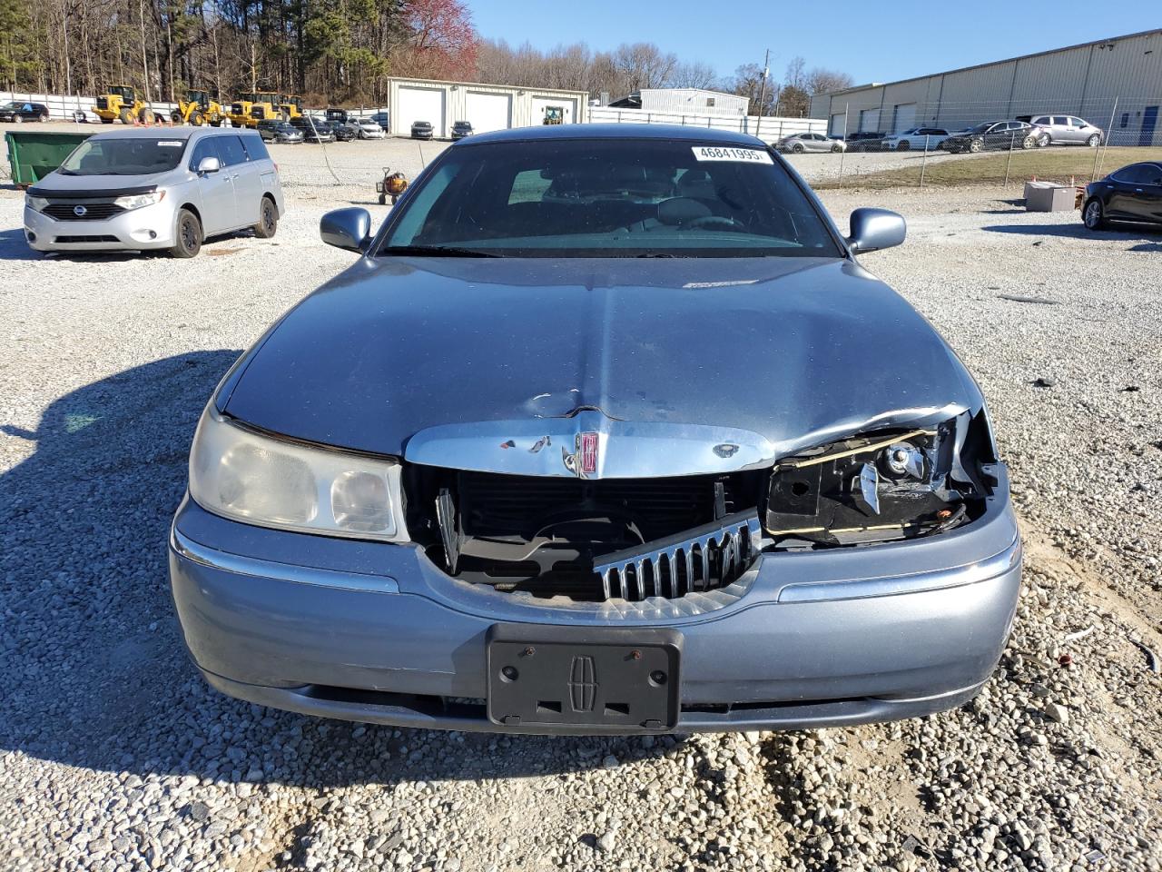 2000 Lincoln Town Car VIN 1LNHM81W1YY806043 Copart auction photo, front end / minor dent/scratches damage thumbnail 5