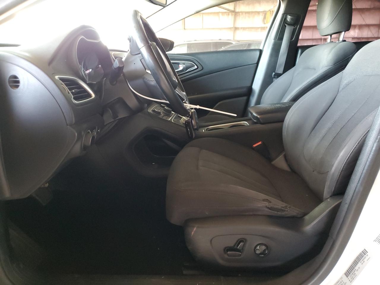 2015 Chrysler 200 VIN 1C3CCCAB6FN689578 Copart auction photo, minor dent/scratches damage thumbnail 7