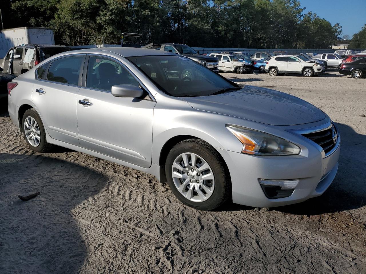 2015 Nissan Altima VIN 1N4AL3AP1FC152780 Copart auction photo, minor dent/scratches damage thumbnail 4