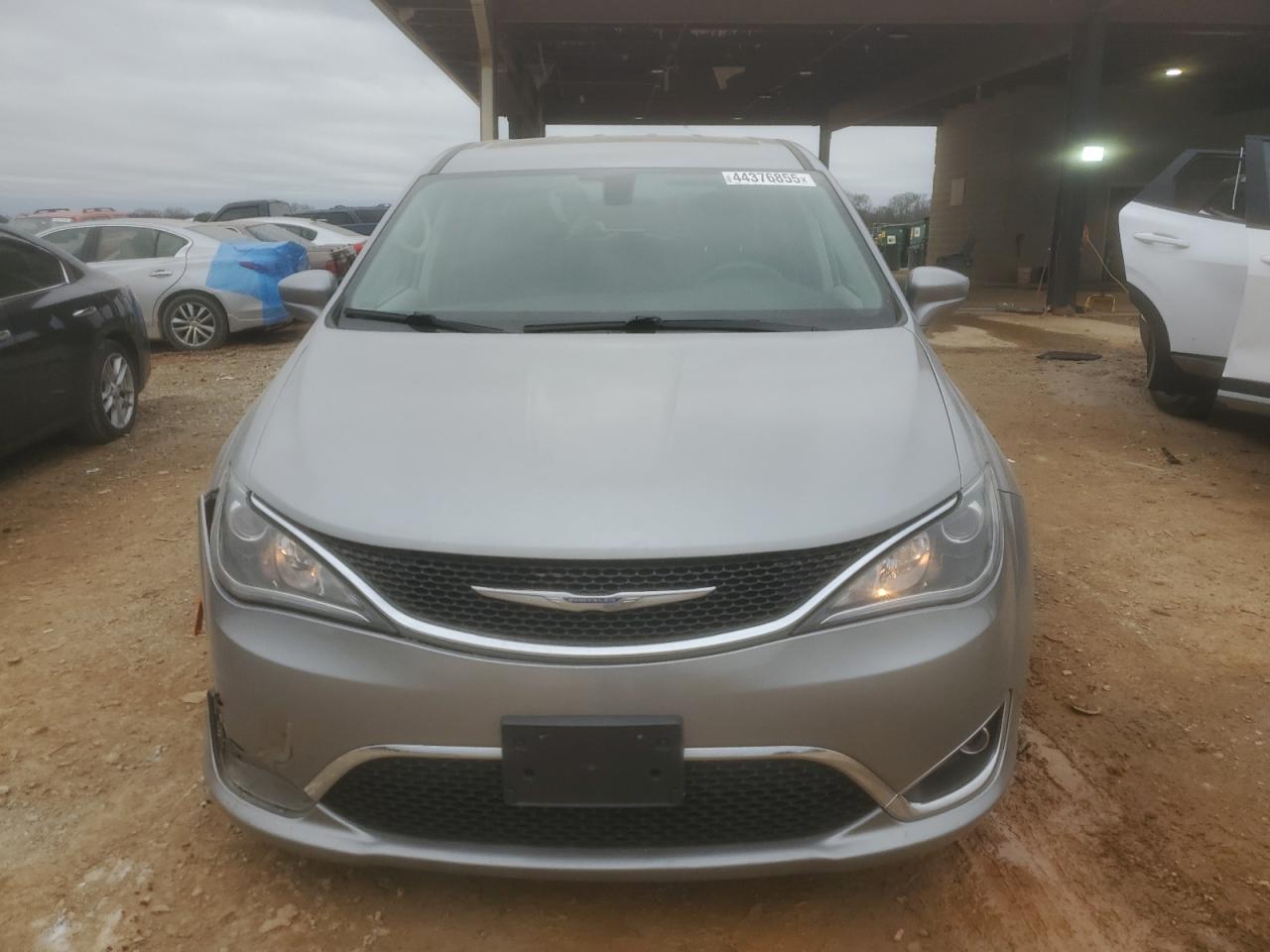 2018 Chrysler Pacifica VIN 2C4RC1FG7JR128137 Copart auction photo, front end damage thumbnail 5