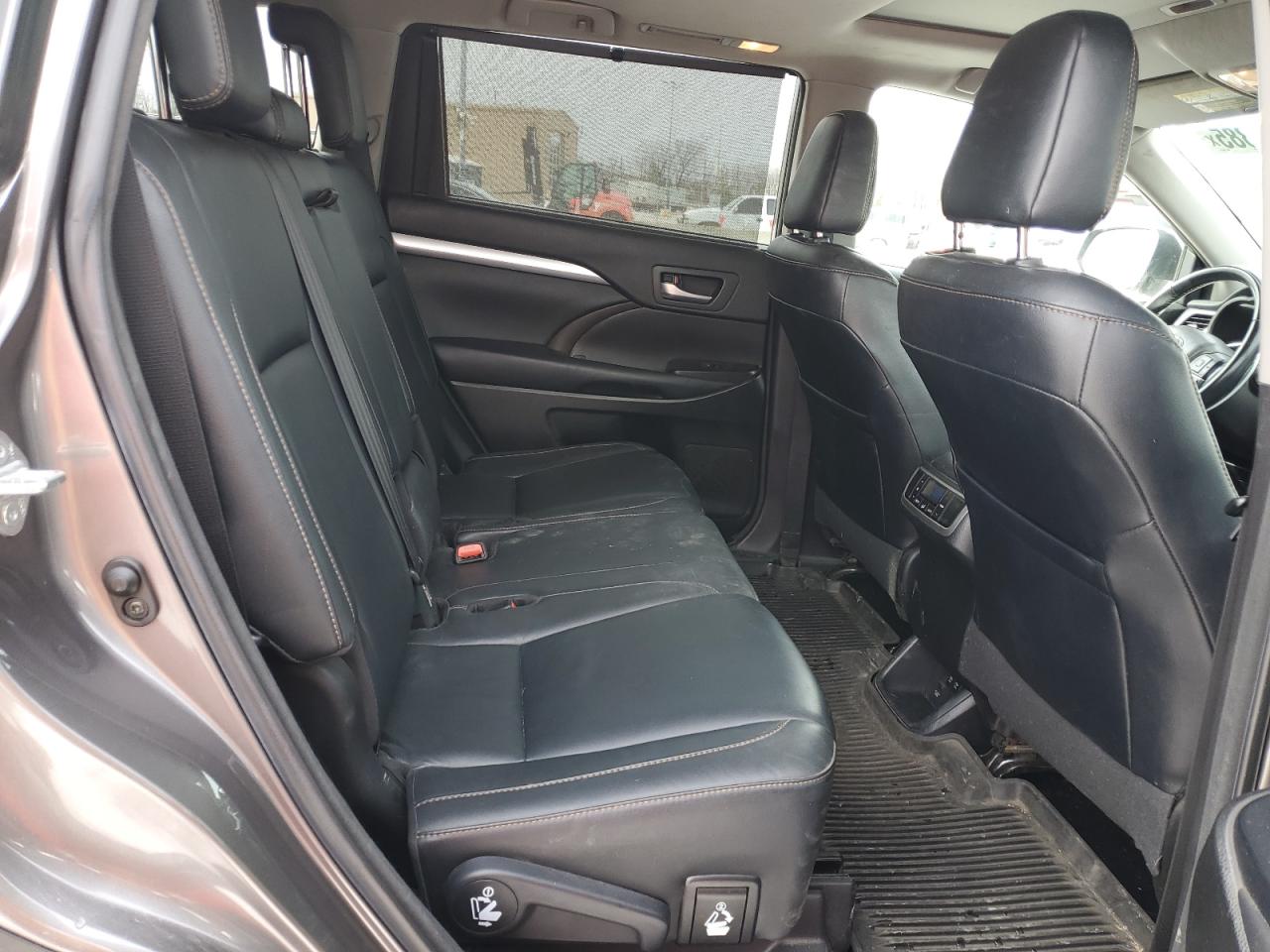 2018 Toyota Highlander VIN 5TDJZRFH0JS532679 Copart auction photo, front end / side damage thumbnail 11