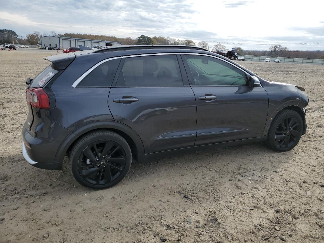 2018 KIA Niro VIN KNDCC3LC5J5187185 Copart auction photo, front end / minor dent/scratches damage thumbnail 3