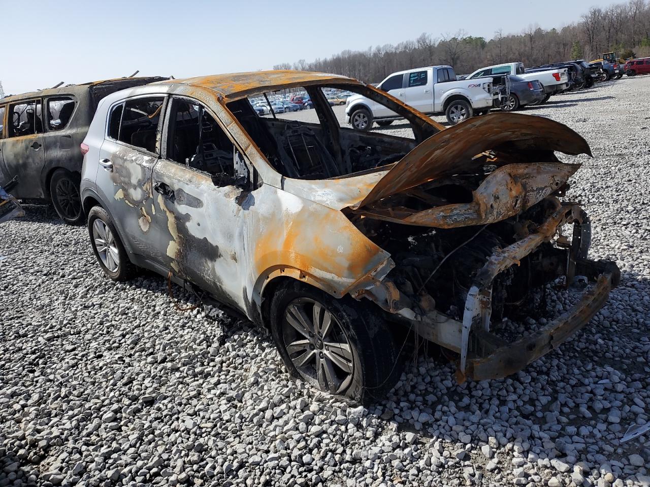 2019 KIA Sportage VIN KNDPM3AC2K7513855 Copart auction photo, burn / replaced vin damage thumbnail 4