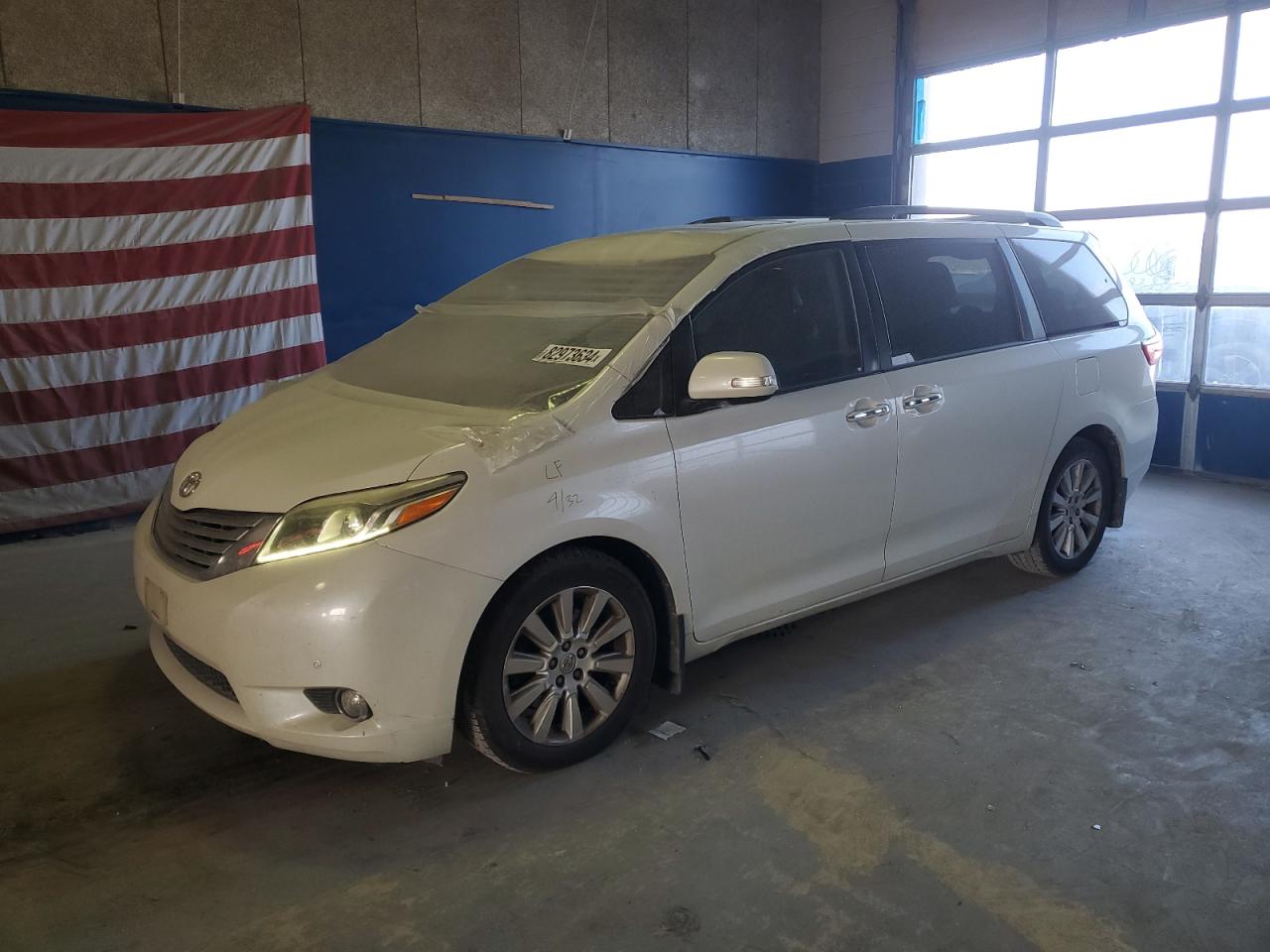 2015 Toyota Sienna VIN 5TDYK3DC0FS671855