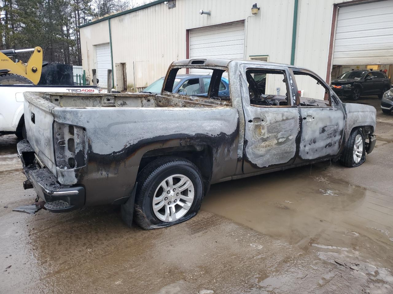 2014 Chevrolet Silverado VIN 3GCUKREC6EG362694 Copart auction photo, burn damage thumbnail 3