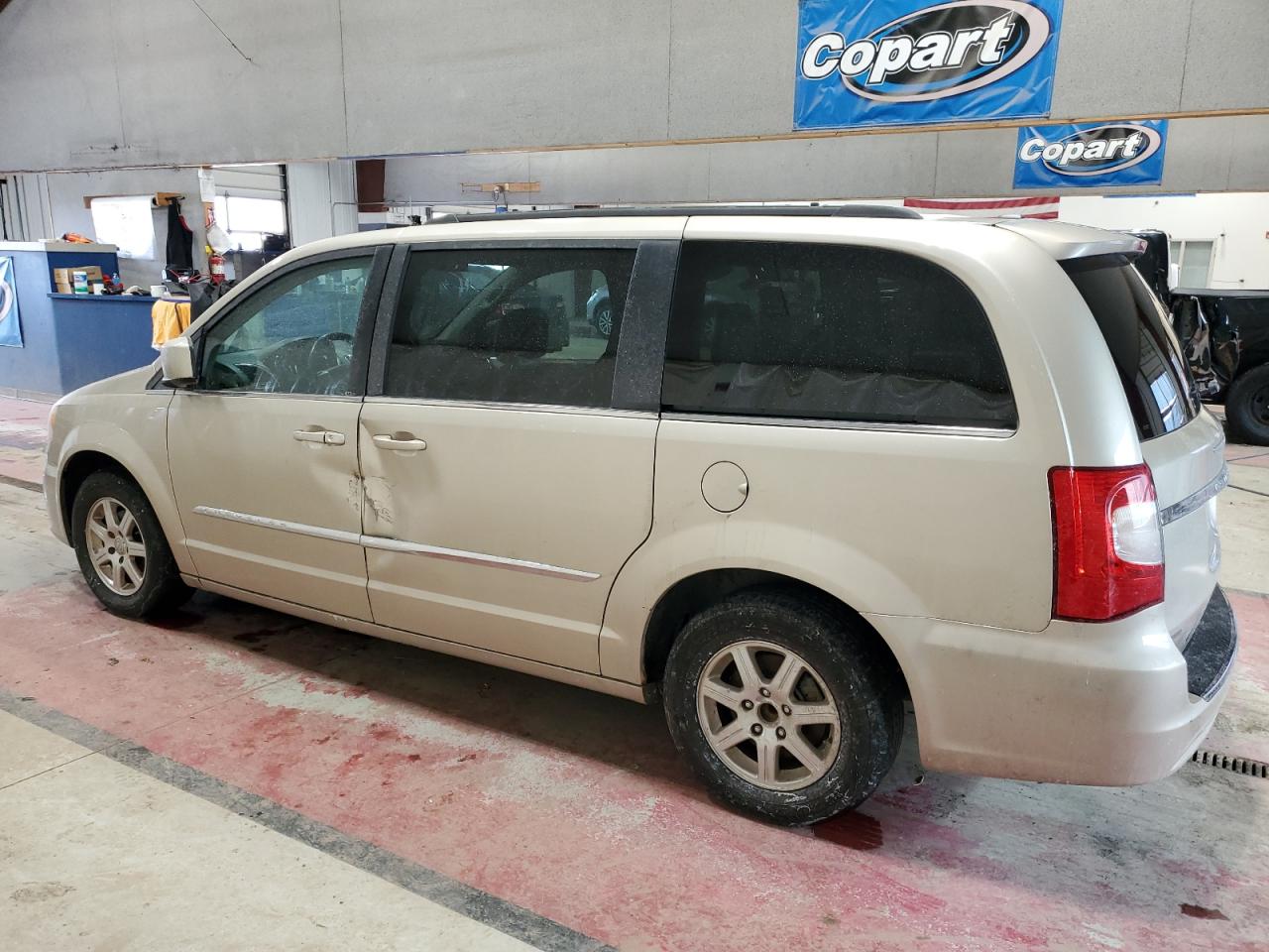 2013 Chrysler Town & Country VIN 2C4RC1BGXDR555578 Copart auction photo, side damage thumbnail 2