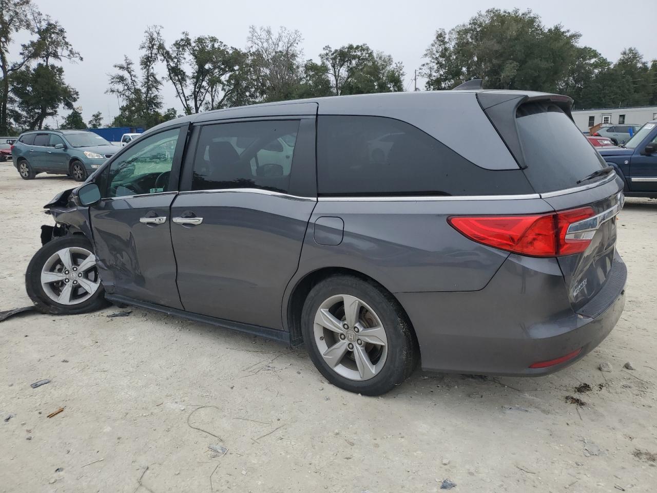2019 Honda Odyssey VIN 5FNRL6H78KB040625 Copart auction photo, all over damage thumbnail 2