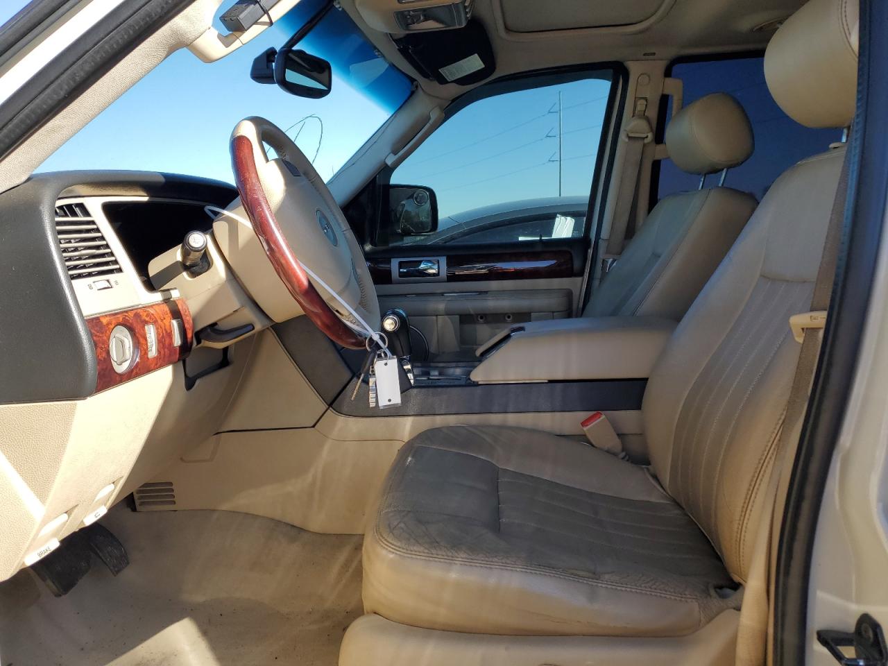 2005 Lincoln Navigator VIN 5LMFU28535LJ18925 Copart auction photo, front end damage thumbnail 7
