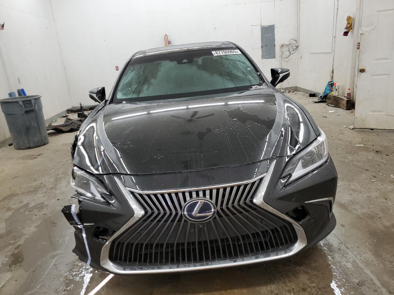 2019 Lexus ES VIN JTHB21B16K2003411 Copart auction photo, front end / undercarriage damage thumbnail 5