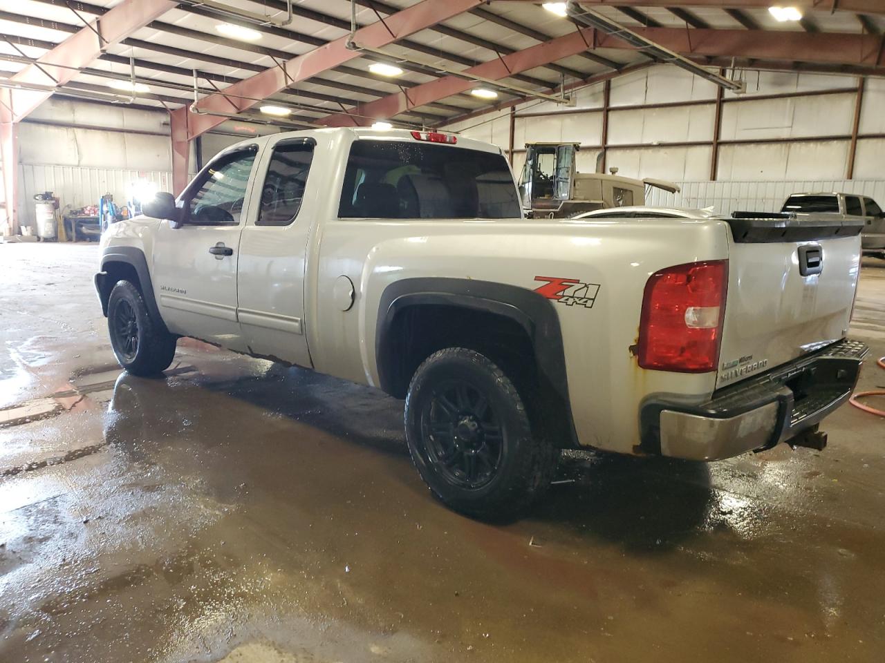 2011 Chevrolet Silverado VIN 1GCRKSE39BZ225029 Copart auction photo, front end / mechanical damage thumbnail 2