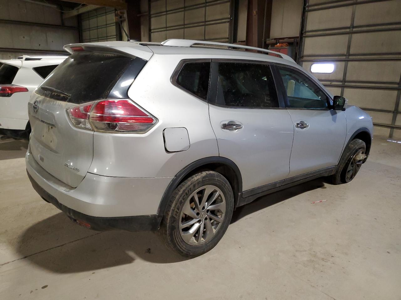 2015 Nissan Rogue VIN 5N1AT2MV5FC905804 Copart auction photo, undercarriage / mechanical damage thumbnail 3