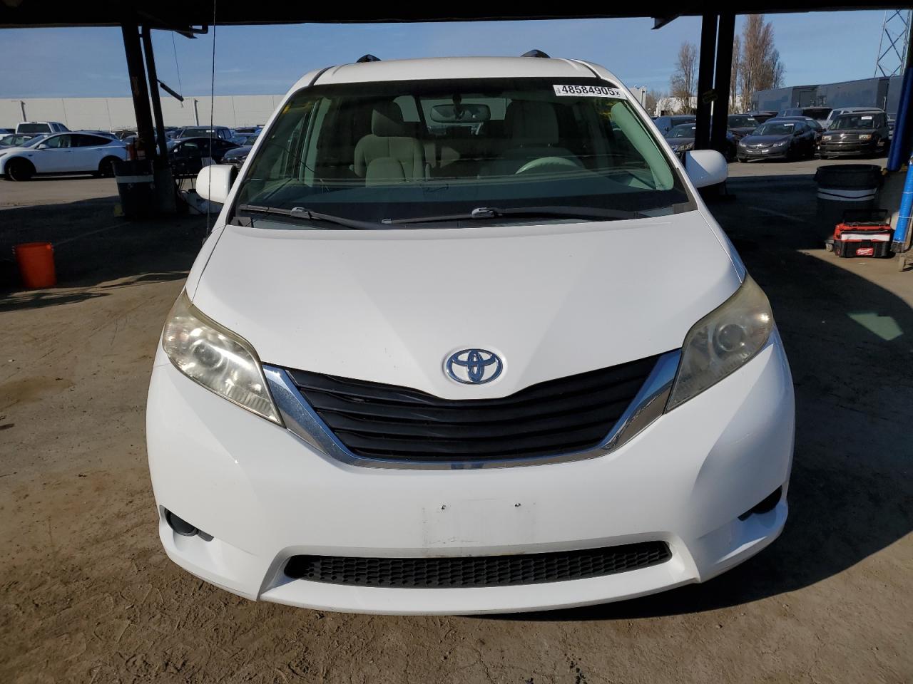 2013 Toyota Sienna VIN 5TDKK3DC7DS283959 Copart auction photo, side damage thumbnail 5