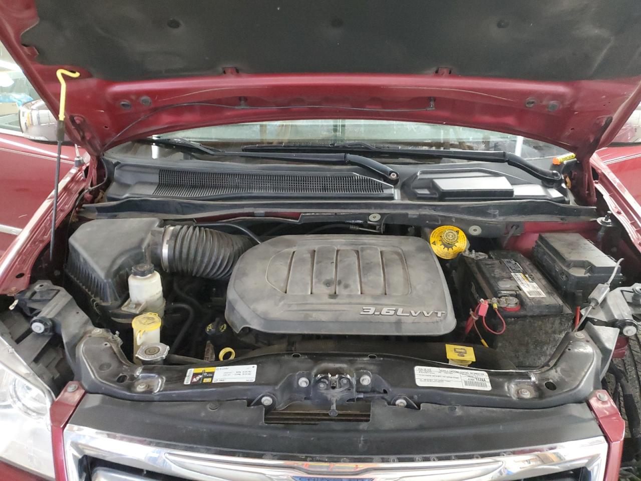 2015 Chrysler Town & Country VIN 2C4RC1CG3FR716919 Copart auction photo, front end / minor dent/scratches damage thumbnail 12