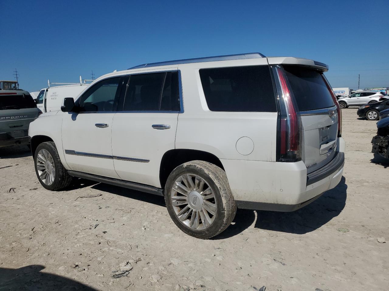 2017 Cadillac Escalade VIN 1GYS3DKJ4HR327774 Copart auction photo, frame damage / front end damage thumbnail 2