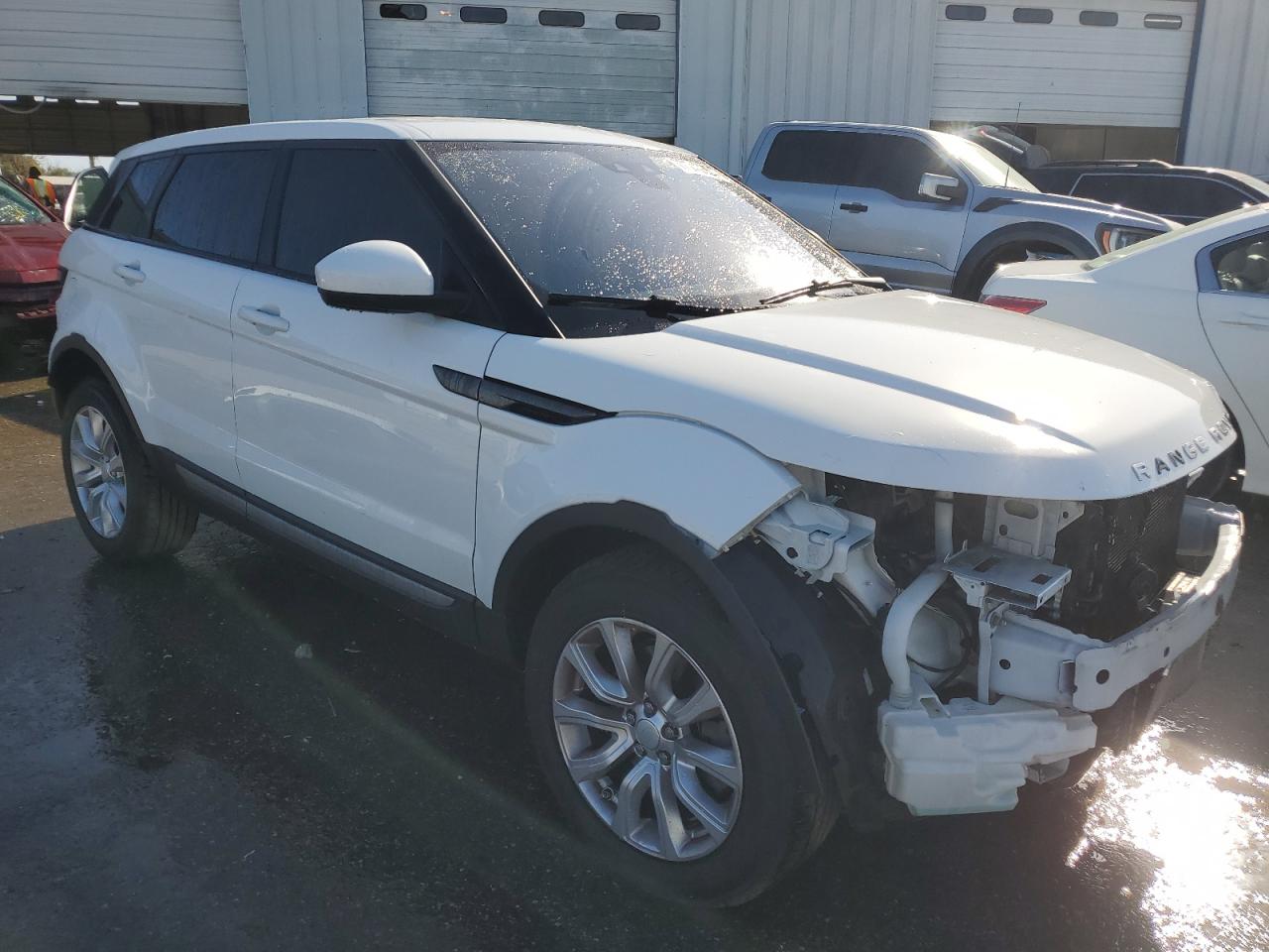 2017 Land Rover Range Rover VIN SALVP2BG4HH190785 Copart auction photo, front end damage thumbnail 4