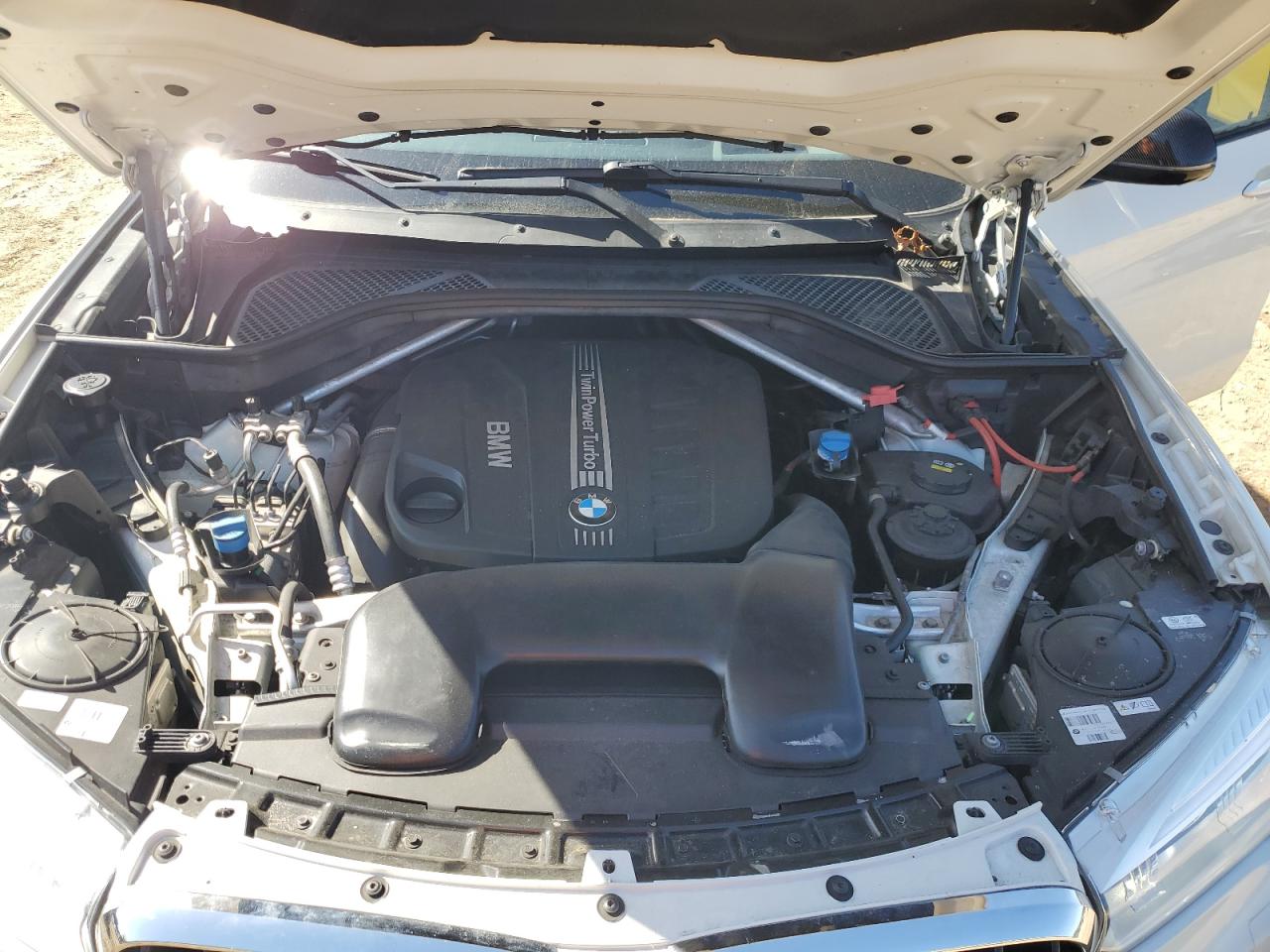 2015 BMW X5 VIN 5UXKS4C57F0J98441 Copart auction photo, water/flood / minor dent/scratches damage thumbnail 12