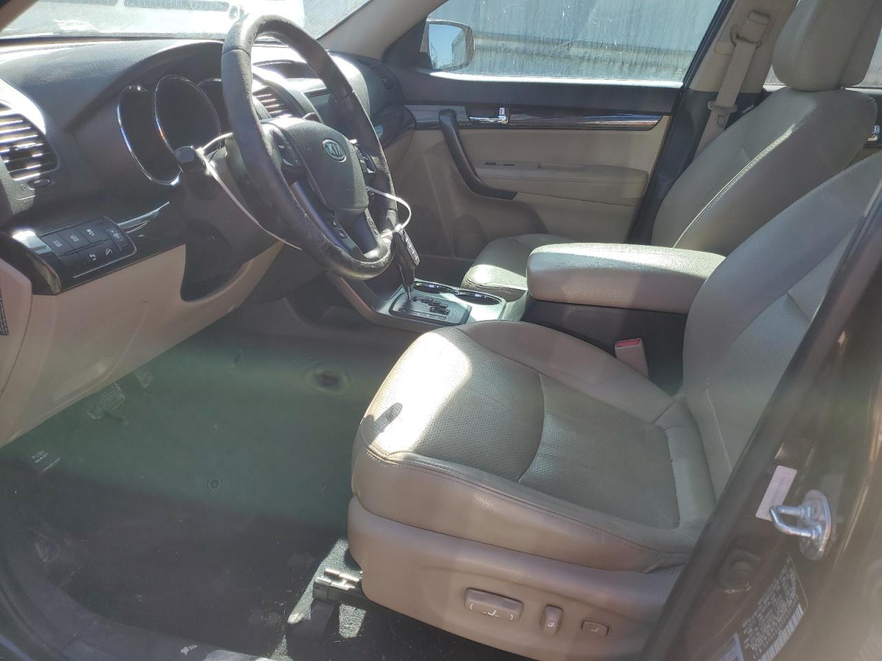 2013 KIA Sorento VIN 5XYKU3A60DG337348 Copart auction photo, rear end damage thumbnail 7