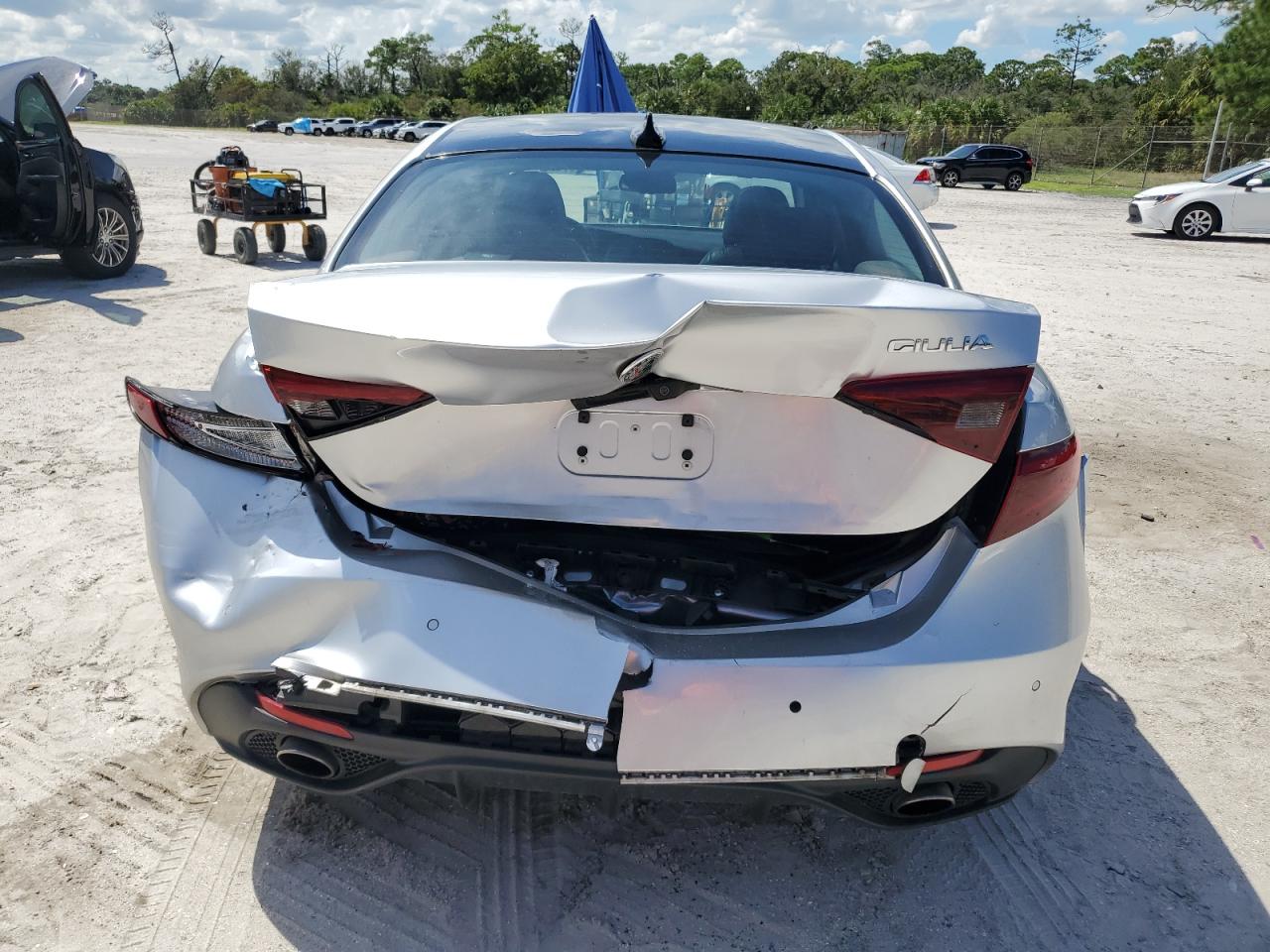 2017 Alfa Romeo Giulia VIN ZARFAECN4H7562648 Copart auction photo, rear end damage thumbnail 6