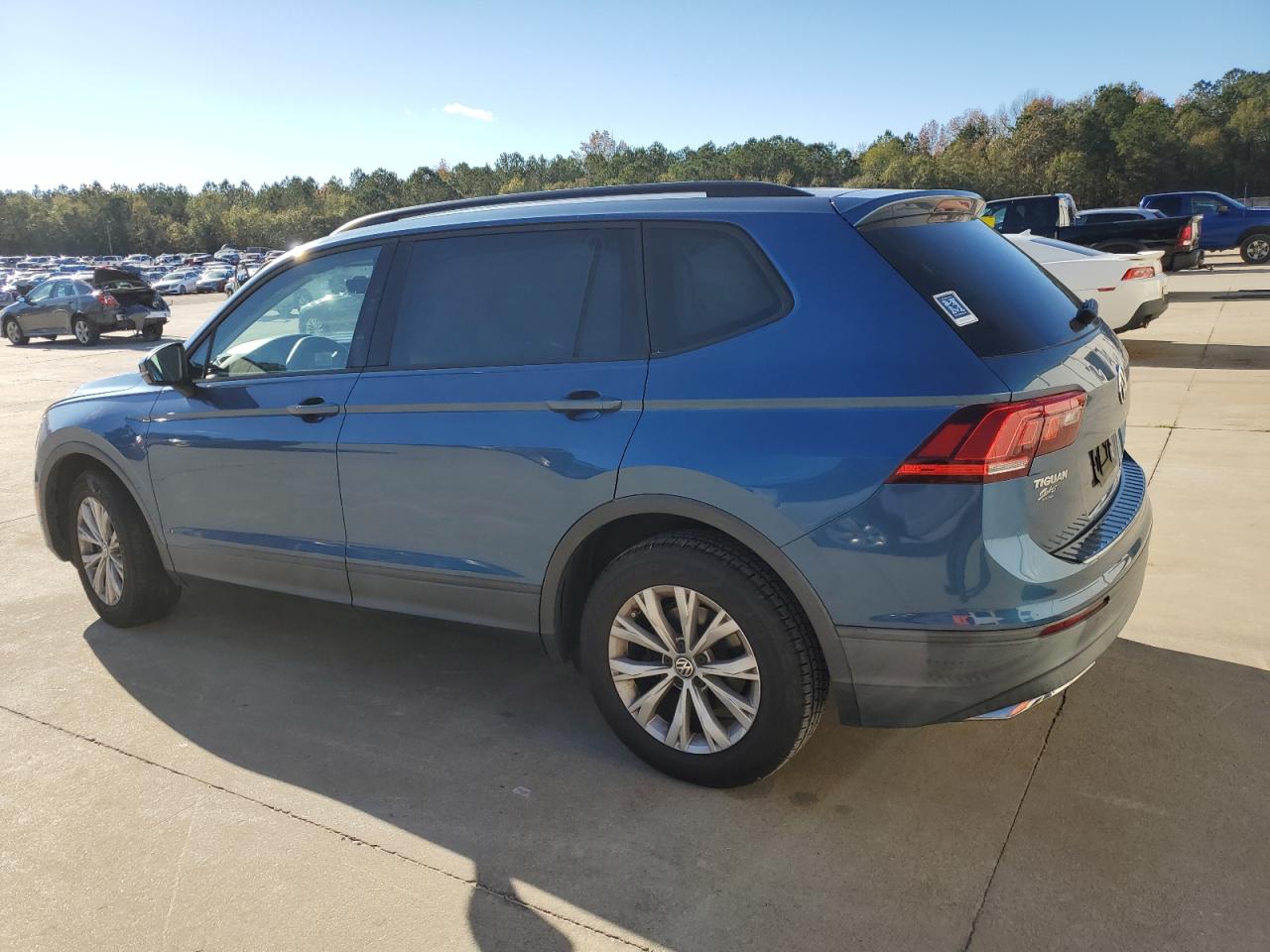 2019 Volkswagen Tiguan VIN 3VV1B7AX2KM028600 Copart auction photo, side damage thumbnail 2