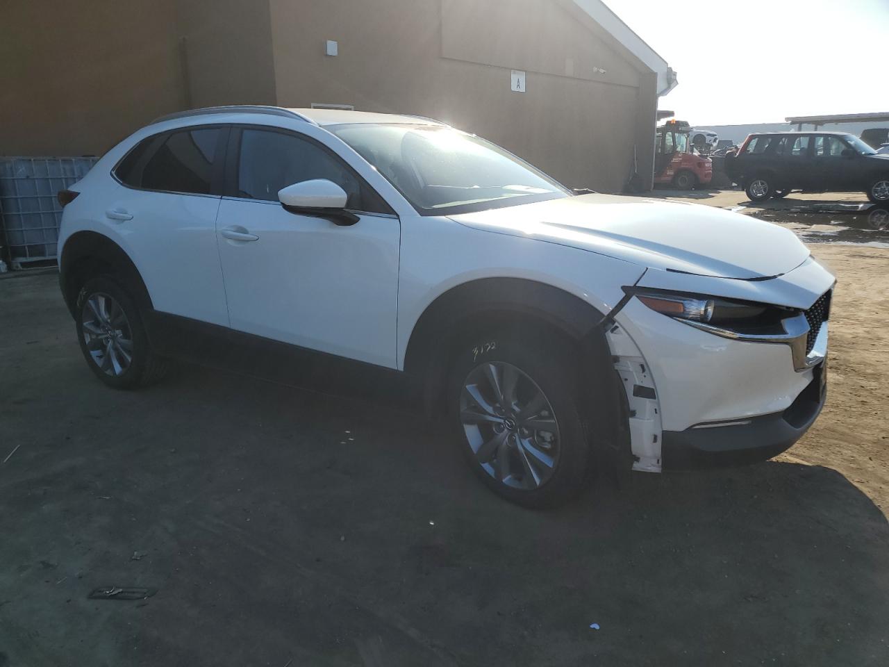 2022 Mazda CX-30 VIN 3MVDMBBL1NM415324 Copart auction photo, front end damage thumbnail 4