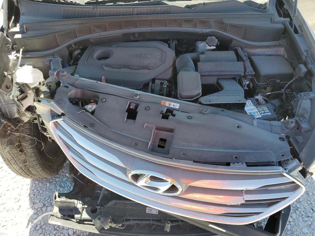 2018 Hyundai Santa Fe VIN 5NMZT3LBXJH105871 Copart auction photo, front end damage thumbnail 11