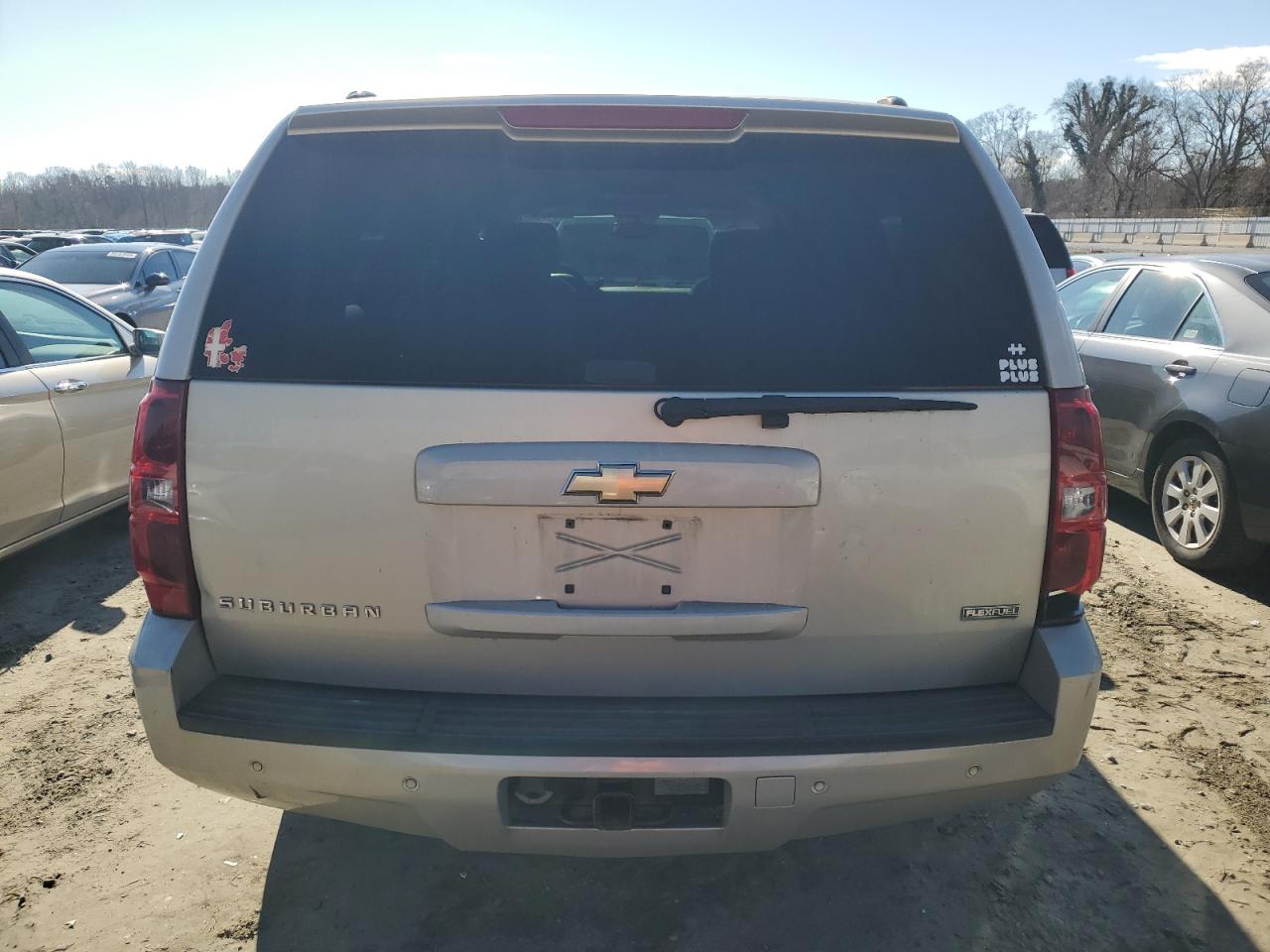 2007 Chevrolet Suburban VIN 1GNFC16007R274939 Copart auction photo, side damage thumbnail 6