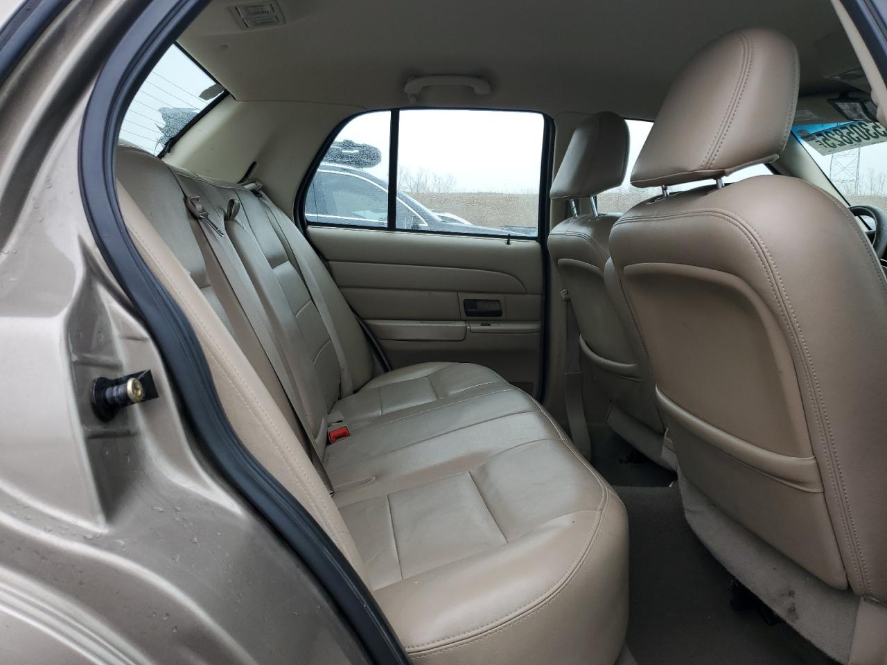 2005 Ford Crown Victoria VIN 2FAFP74W05X122403 Copart auction photo, front end / hail damage thumbnail 10