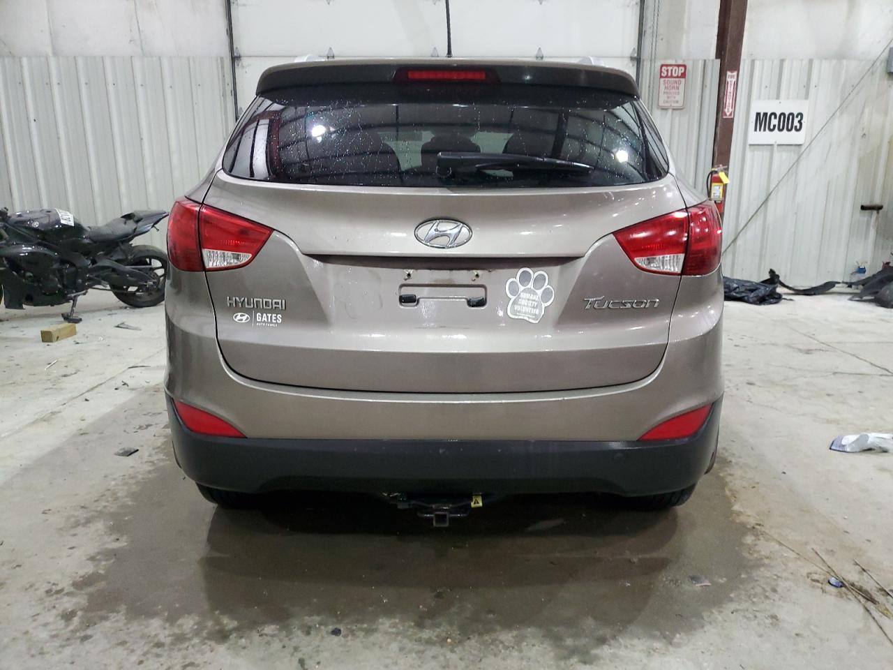 2011 Hyundai Tucson VIN KM8JU3AC9BU293553 Copart auction photo, hail damage thumbnail 6