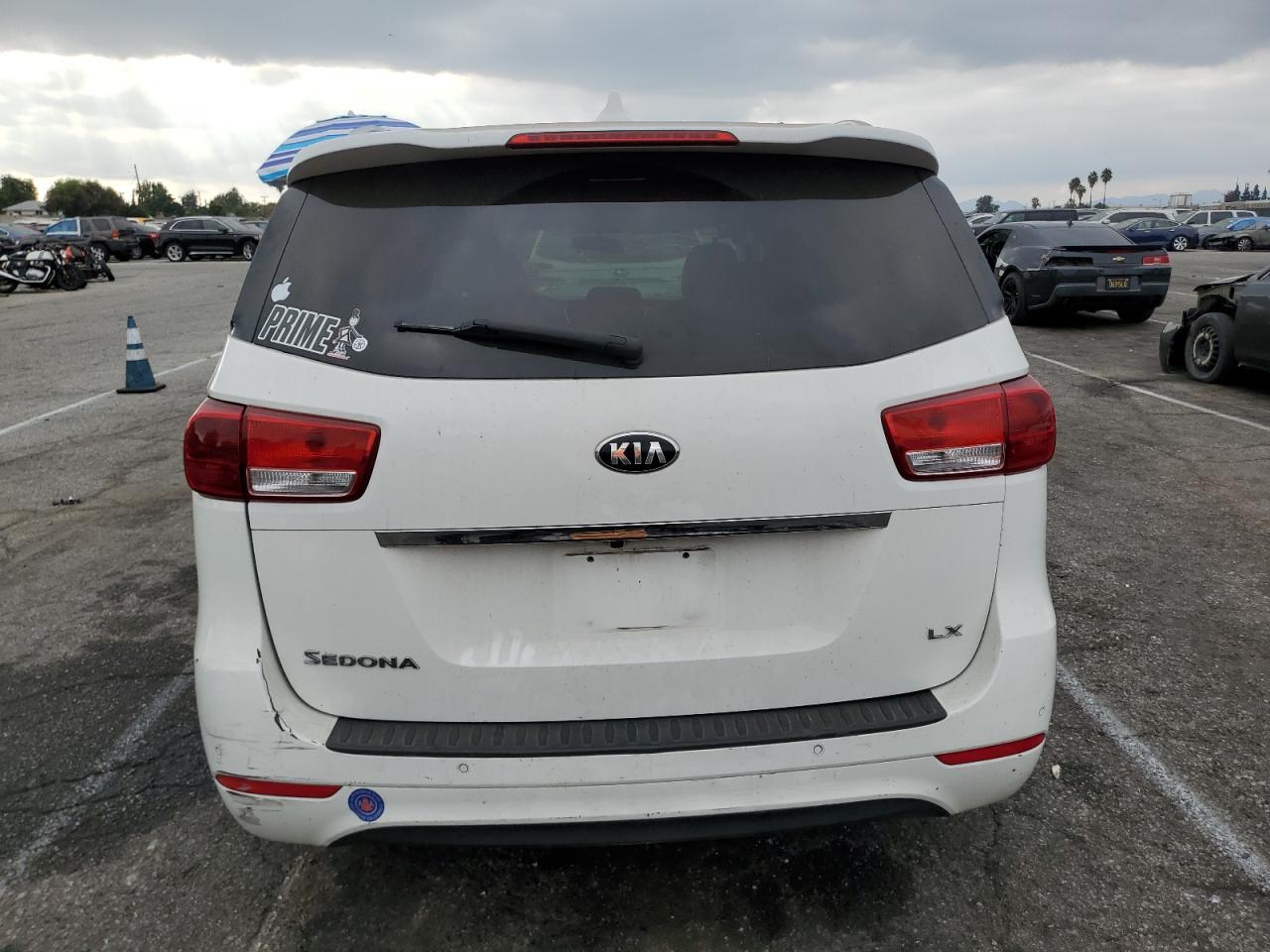 2017 KIA Sedona VIN KNDMB5C10H6339735 Copart auction photo, front end / side damage thumbnail 6