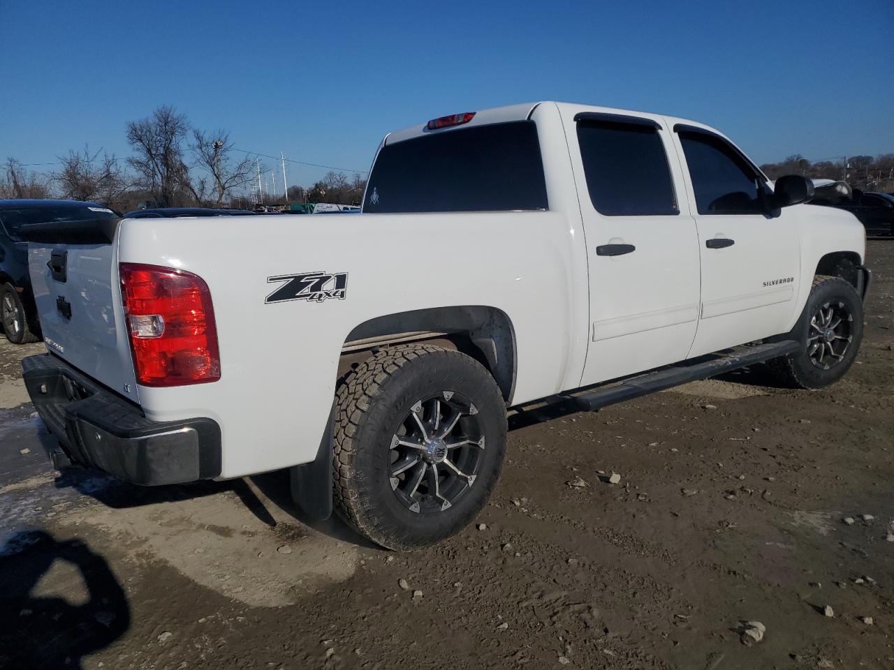 2013 Chevrolet Silverado VIN 3GCPKSE71DG149447 Copart auction photo, front end damage thumbnail 3