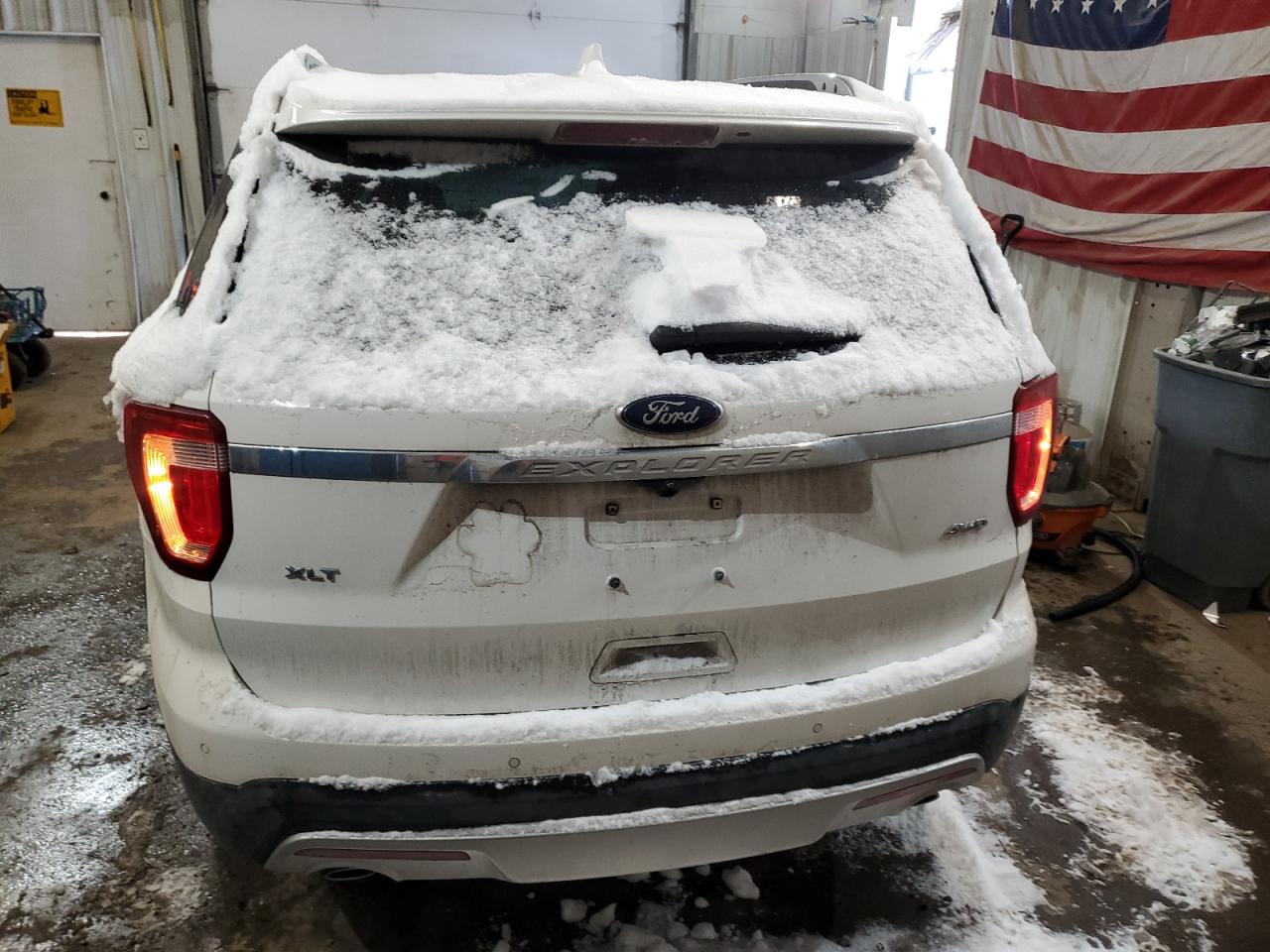2016 Ford Explorer VIN 1FM5K8D8XGGB82978 Copart auction photo, front end / minor dent/scratches damage thumbnail 6