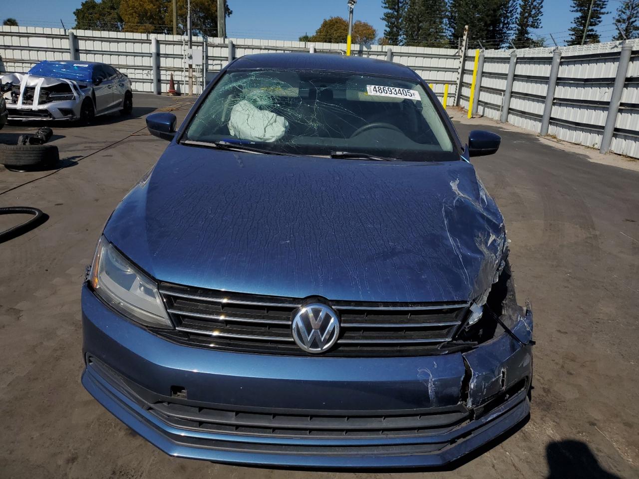 2017 Volkswagen Jetta VIN 3VW2B7AJ3HM249823 Copart auction photo, front end / side damage thumbnail 5