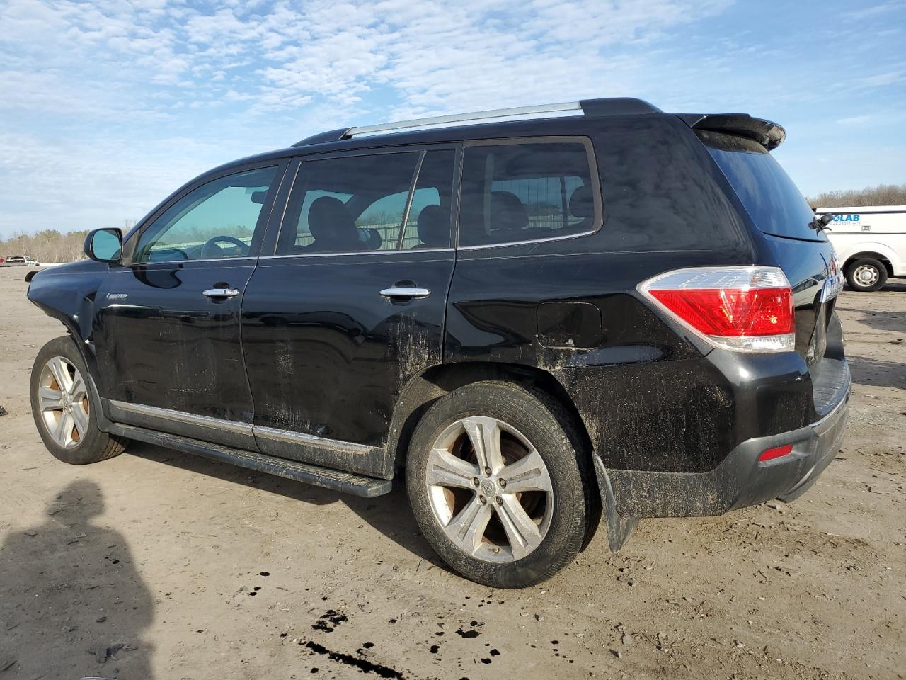 2012 Toyota Highlander VIN 5TDDK3EH8CS155957 Copart auction photo, front end damage thumbnail 2