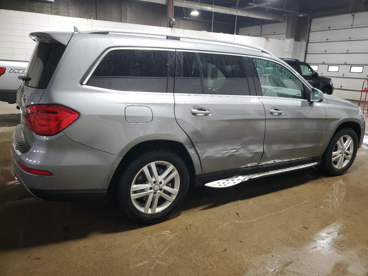 2014 Mercedes-Benz GL-klasse VIN 4JGDF7CE2EA357158 Copart auction photo, side damage thumbnail 3