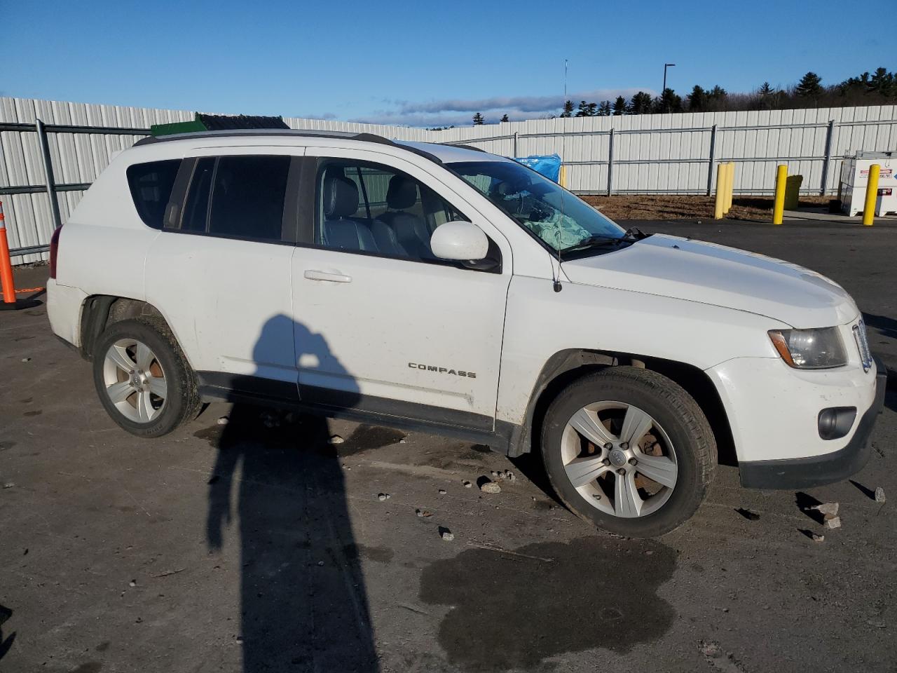 2016 Jeep Compass VIN 1C4NJDEB1GD616961 Copart auction photo, undercarriage / front end damage thumbnail 4