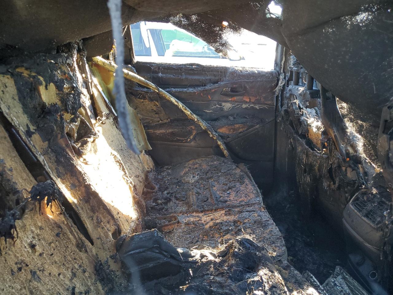 2017 KIA Sorento VIN 5XYPG4A38HG333451 Copart auction photo, burn - interior / burn damage thumbnail 11