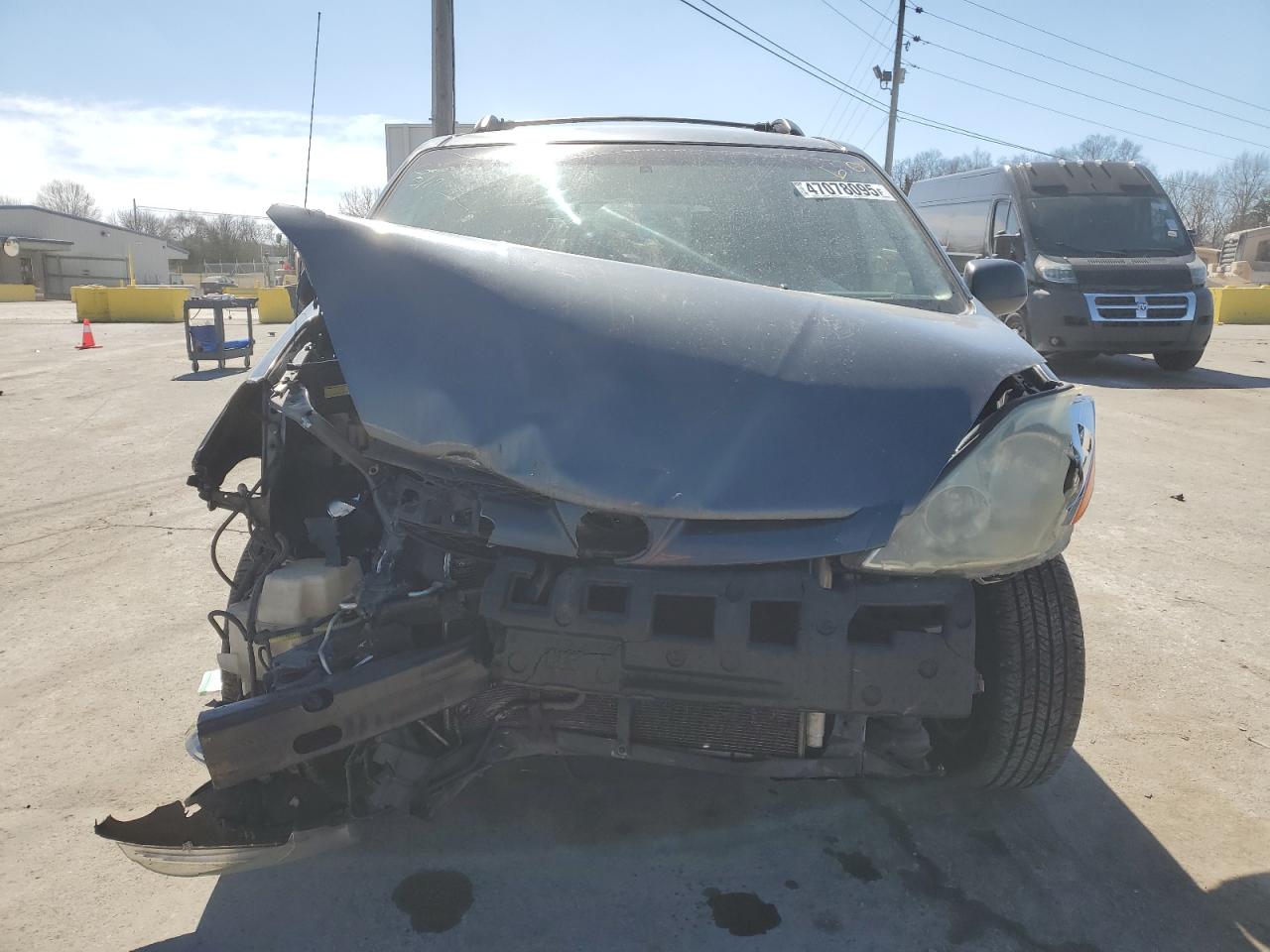 2006 Toyota Sienna VIN 5TDBA23C76S066560 Copart auction photo, biohazard/chemical / front end damage thumbnail 5