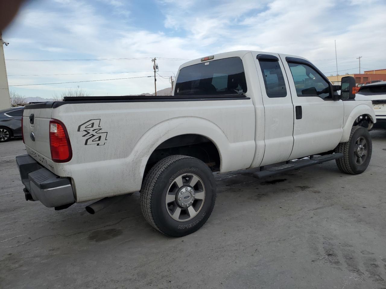 2015 Ford F250 VIN 1FT7X2B61FED17532 Copart auction photo, front end / minor dent/scratches damage thumbnail 3