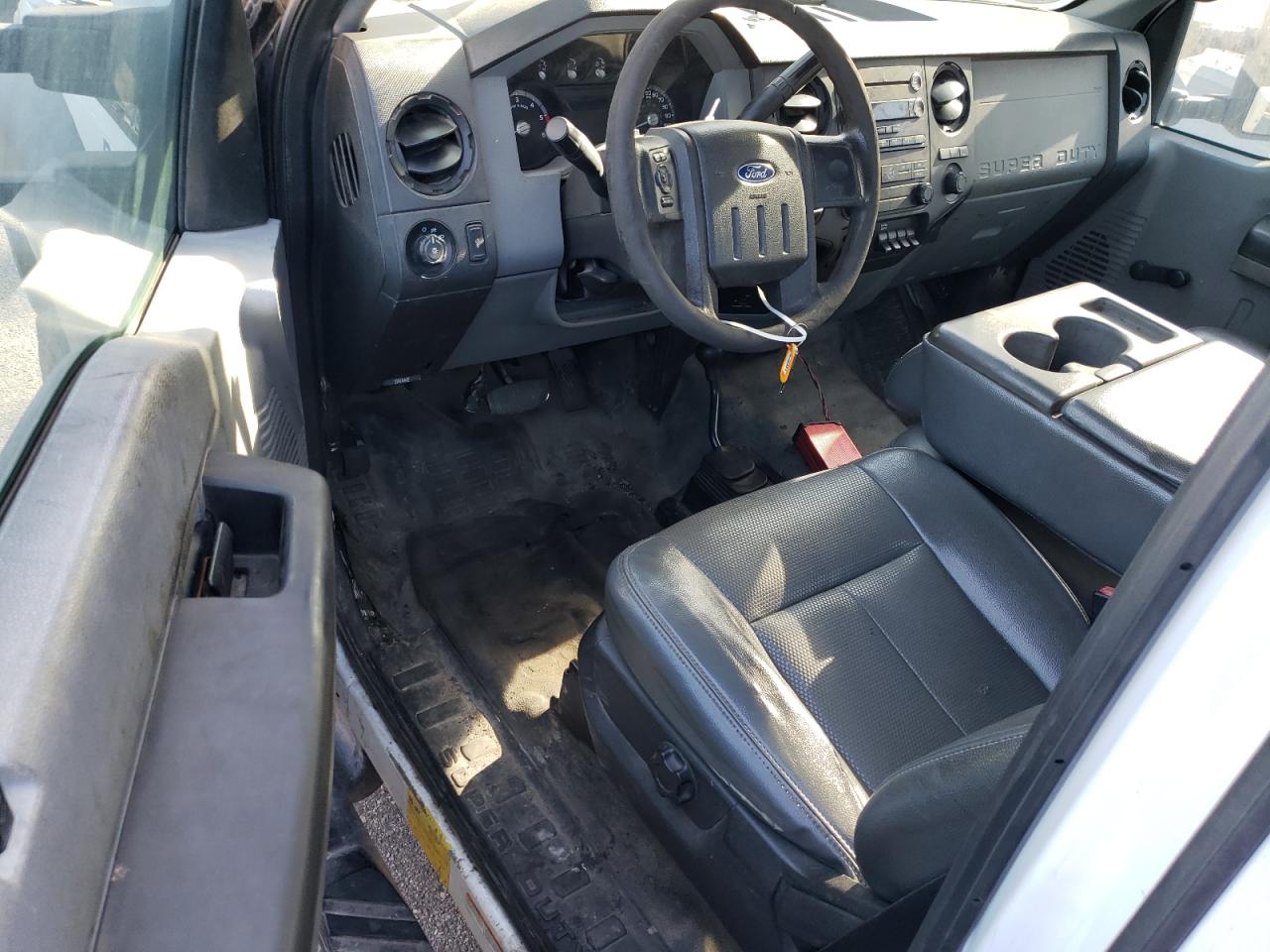 2014 Ford F450 VIN 1FDTF4HY7EEB81875 Copart auction photo, minor dent/scratches damage thumbnail 8
