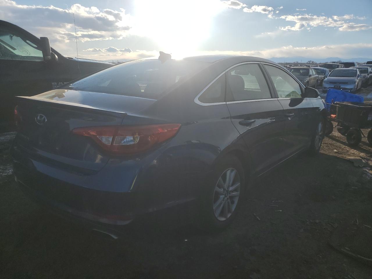 2015 Hyundai Sonata VIN 5NPE24AF6FH211208 Copart auction photo, minor dent/scratches damage thumbnail 3