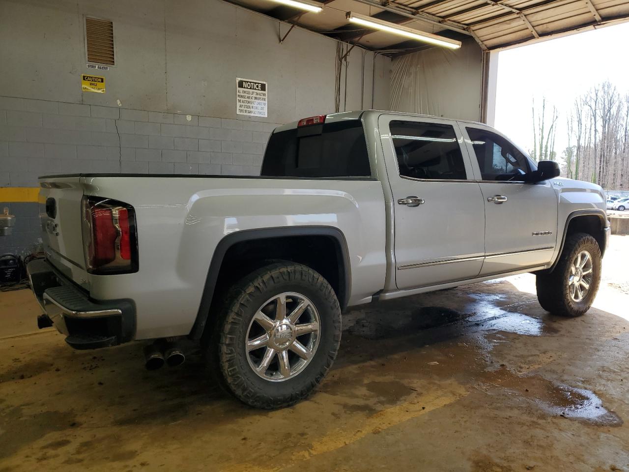 2016 GMC Sierra VIN 3GTU2NEC6GG206389 Copart auction photo, minor dent/scratches damage thumbnail 3