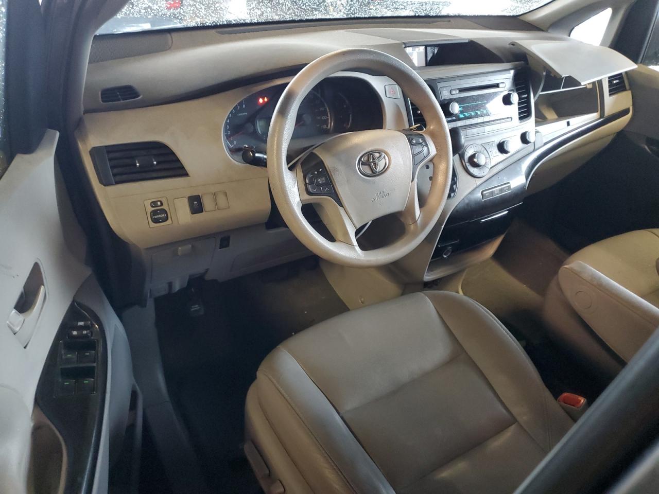 2012 Toyota Sienna VIN 5TDKK3DC6CS226389 Copart auction photo, side / minor dent/scratches damage thumbnail 8