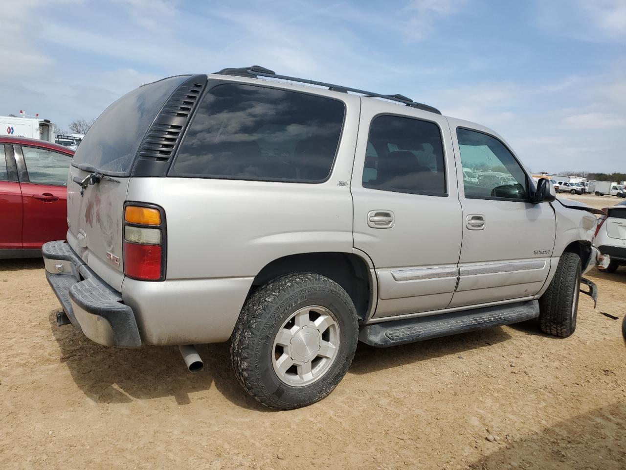 2004 GMC Yukon VIN 1GKEC13Z94R258536 Copart auction photo, front end damage thumbnail 3