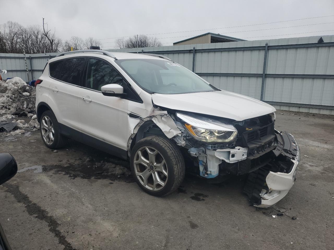 2019 Ford Escape VIN 1FMCU0J94KUA58117 Copart auction photo, front end damage thumbnail 4